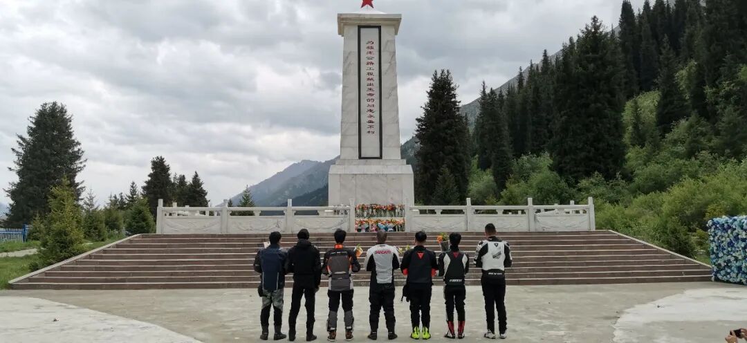 独库公路北段即将采取预约制通行？完整版攻略｜全程打卡点 + 风景分区 + 自驾安全红线配图